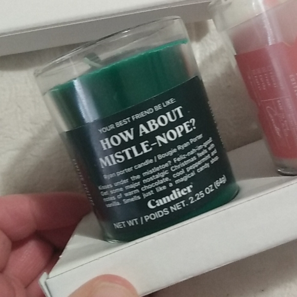 NIB Candier set of 3 holiday candles - Picture 4 of 6